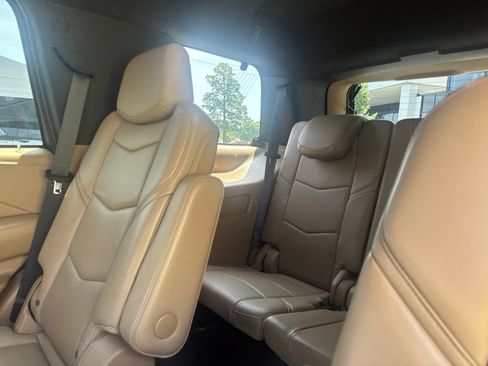 Used 2019 Cadillac Escalade Platinum AWD/4WD image 8