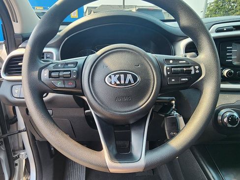Used 2017 Kia Sorento AWD image 17