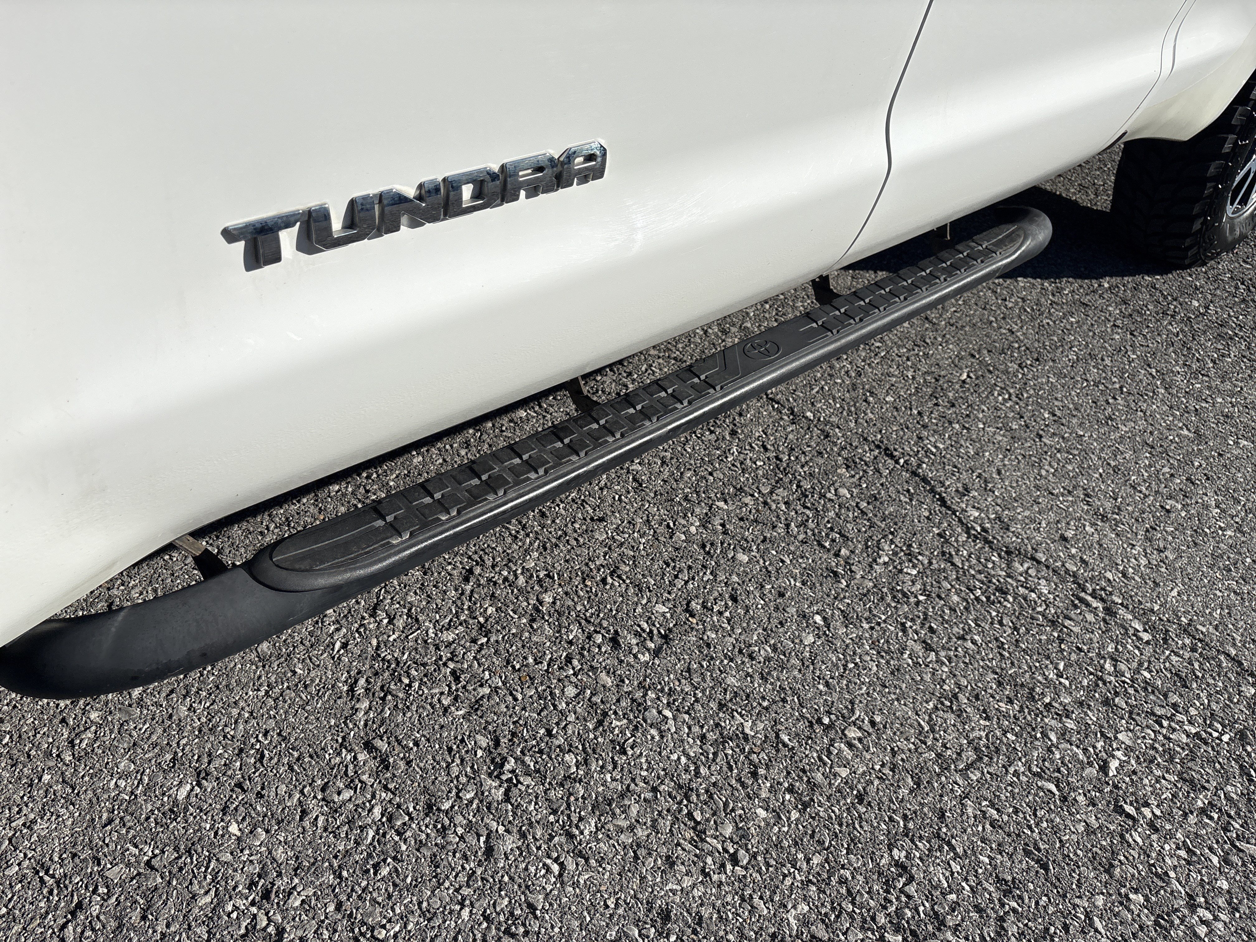 Used 2019 Toyota Tundra Limited w/ Limited Premium Package AWD/4WD image 11