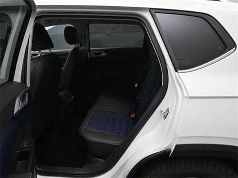 New 2026 Volkswagen Taos SEL image 11