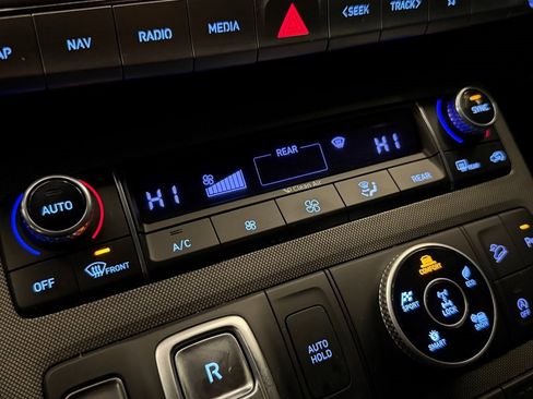 Used 2021 Hyundai Palisade Calligraphy image 14