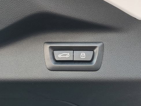 Certified 2025 BMW X7 xDrive40i w/ M Sport Package image 29