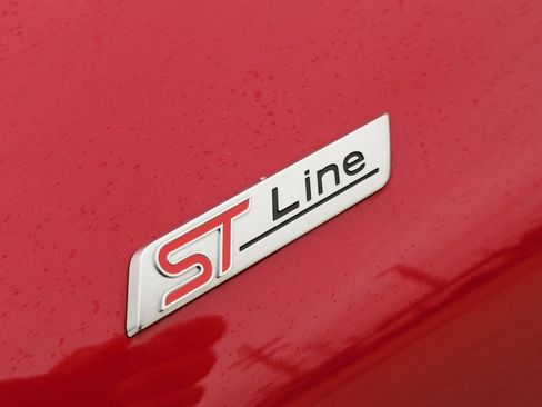 Used 2025 Ford Explorer ST-Line w/ Premium Package image 14