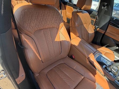 Used 2020 BMW 740i w/ M Sport Package RWD image 23