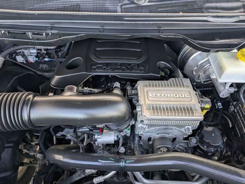 Used 2024 RAM 1500 Laramie image 12