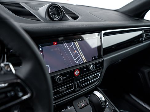 New 2025 Porsche Macan S image 16