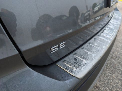 Certified 2024 Volkswagen Taos SE w/ Panoramic Sunroof Package image 15