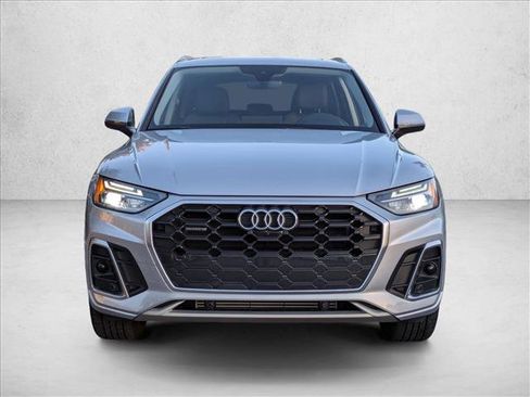 Certified 2025 Audi Q5 2.0T Premium Plus image 2