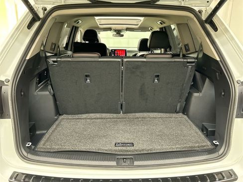 Certified 2024 Volkswagen Atlas Peak Edition SE image 5