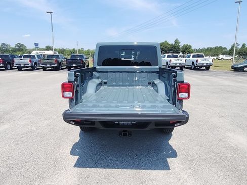 New 2026 Jeep Gladiator Sport AWD/4WD image 29