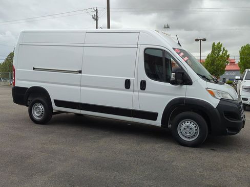 Used 2025 RAM ProMaster 2500 w/ Convenience Group FWD image 7