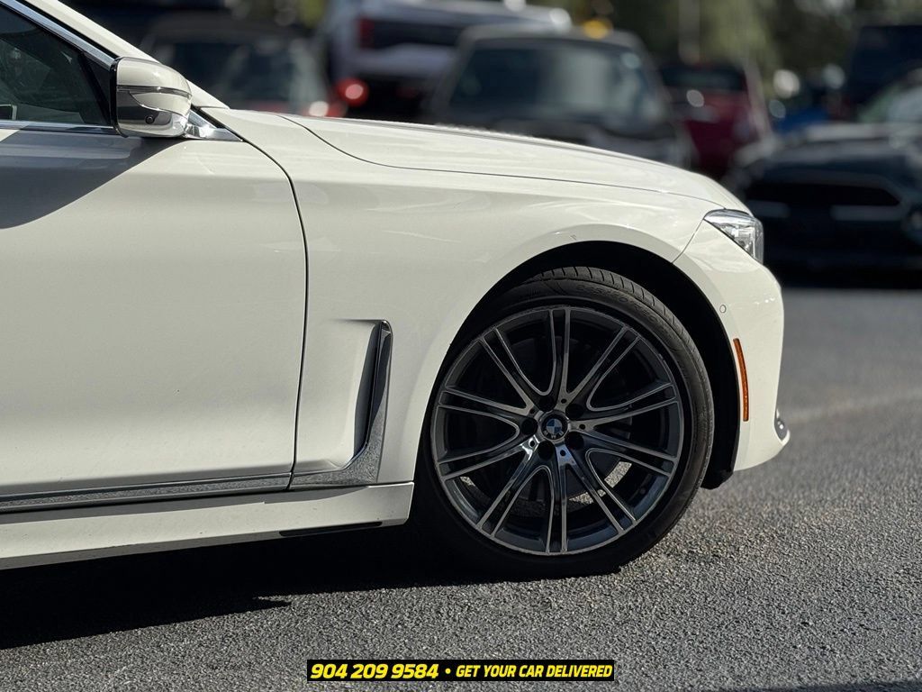 Used 2020 BMW 750i xDrive w/ Executive Package AWD/4WD image 7