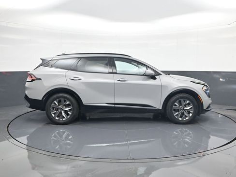 Used 2023 Kia Sportage SX image 8