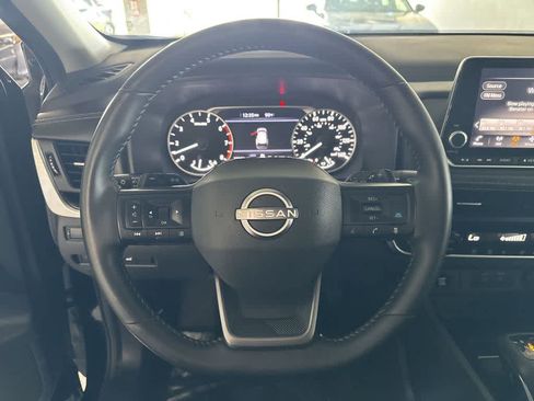 Used 2025 Nissan Rogue SV AWD/4WD image 14