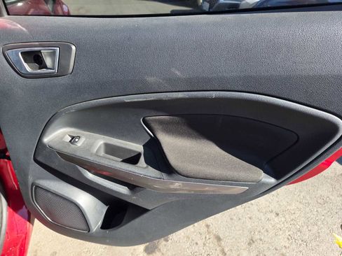 Used 2018 Ford EcoSport SE image 10