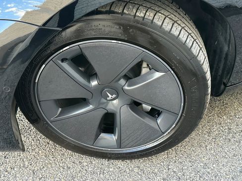 Used 2022 Tesla Model 3 Long Range image 36