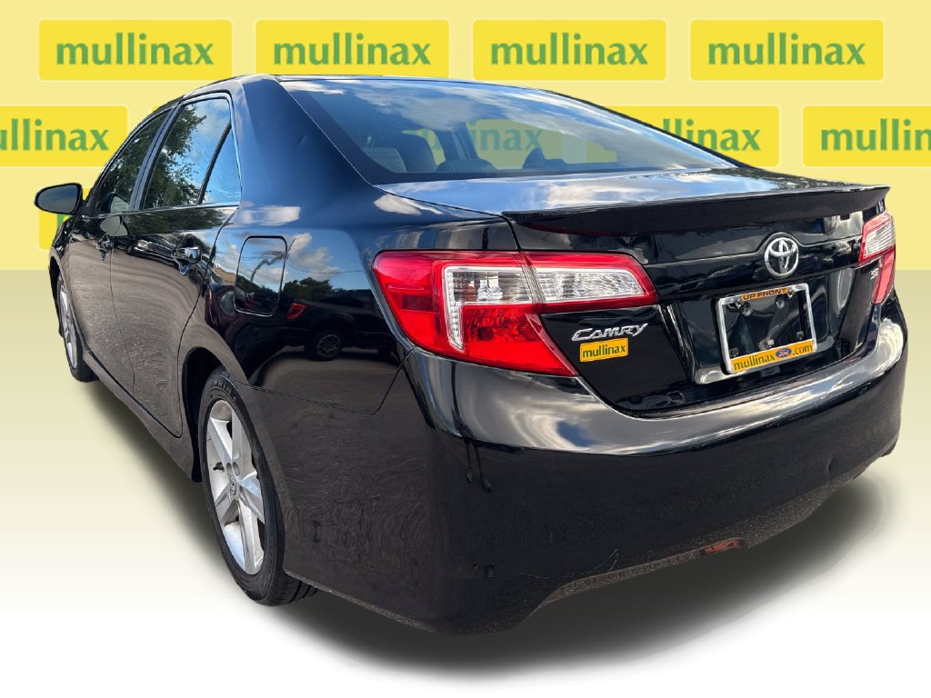 Used 2014 Toyota Camry SE FWD image 8