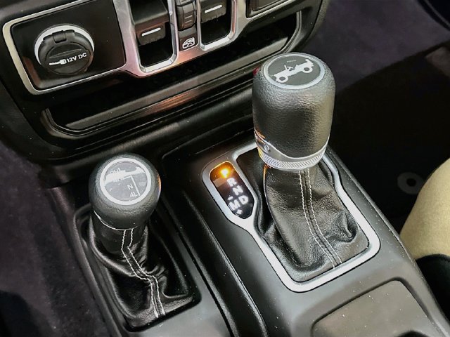 Used 2020 Jeep Wrangler Unlimited Sahara AWD/4WD image 22