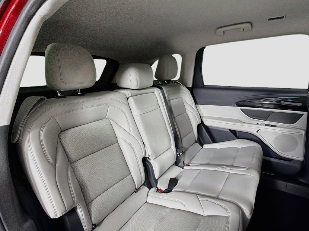 Used 2026 Lincoln Nautilus Premier AWD/4WD image 27
