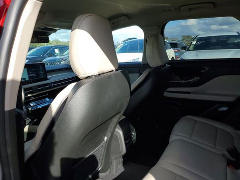 New 2026 Lincoln Corsair Premiere image 10