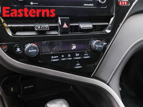 Used 2023 Toyota Camry SE image 20