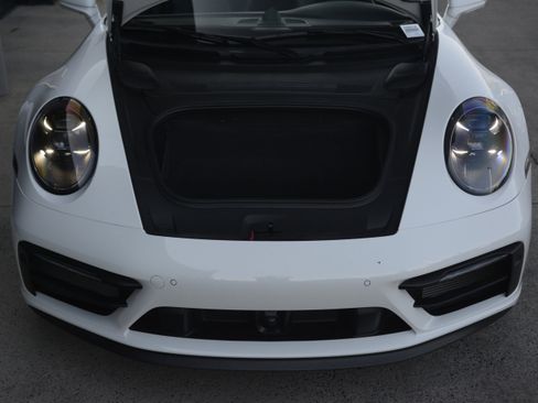 Certified 2022 Porsche 911 Targa 4 GTS AWD/4WD image 33