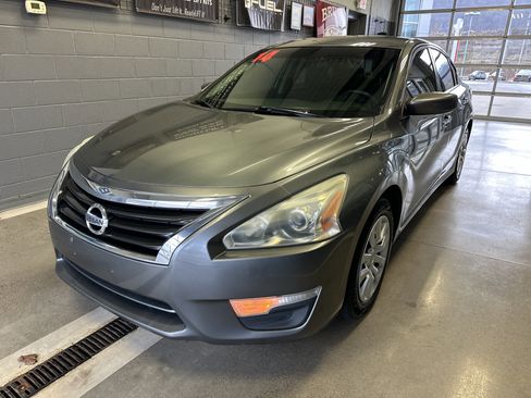 Used 2014 Nissan Altima 2.5 S image 5