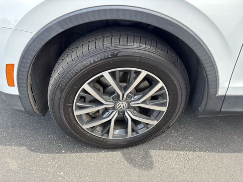 Used 2018 Volkswagen Tiguan SE image 34