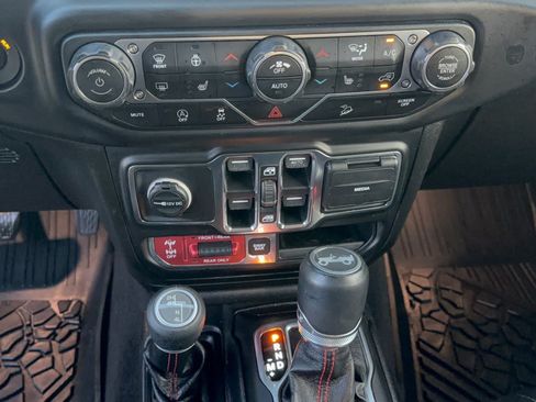Used 2019 Jeep Wrangler Unlimited Rubicon AWD/4WD image 22