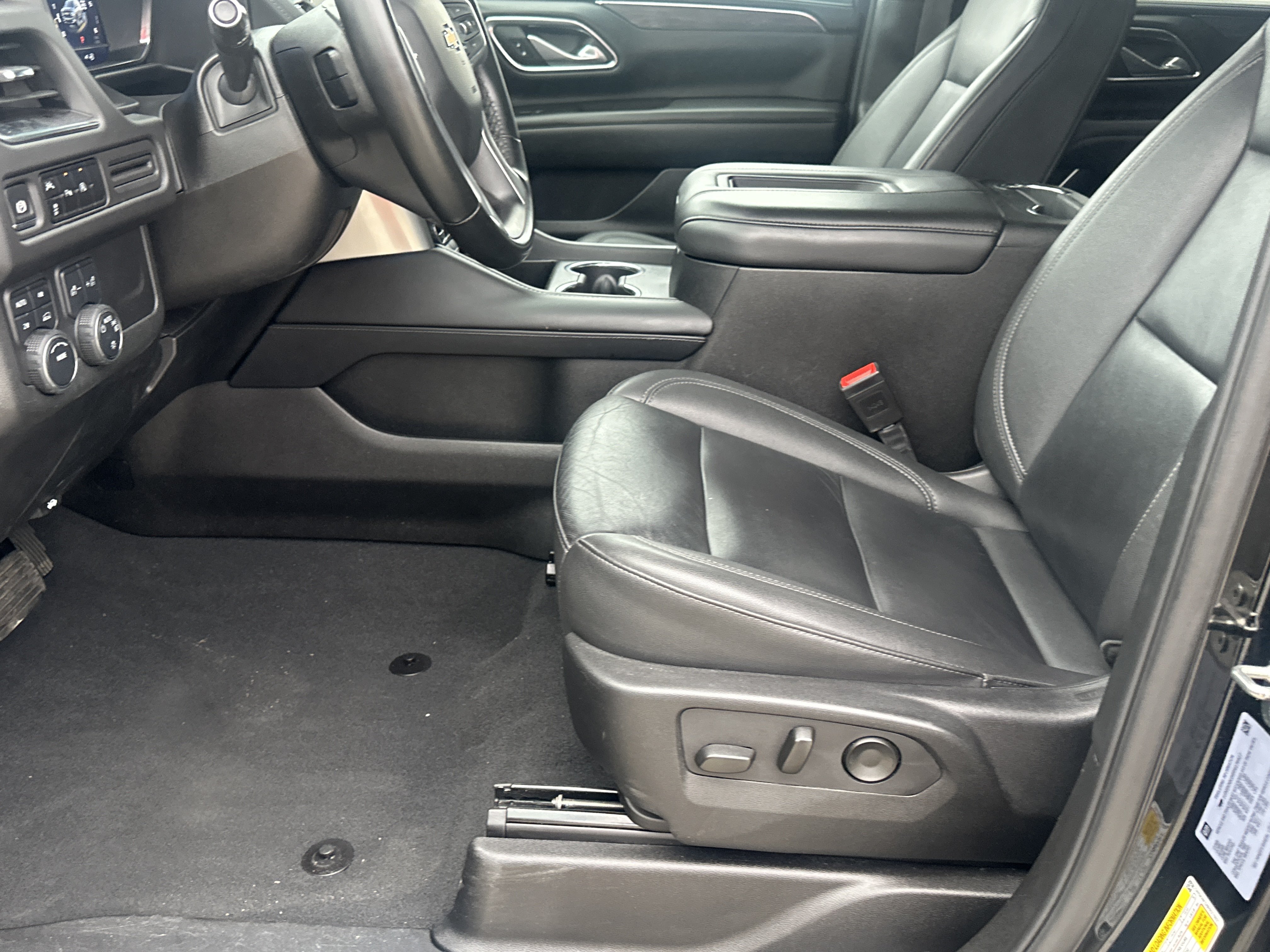 Used 2024 Chevrolet Tahoe LT AWD/4WD image 8