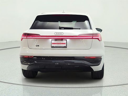 Used 2024 Audi Q8 e-tron Prestige AWD/4WD image 6