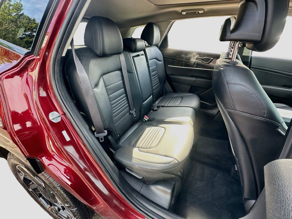 Certified 2024 Kia Sportage SX FWD image 28