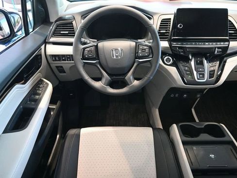 New 2026 Honda Odyssey Elite image 9