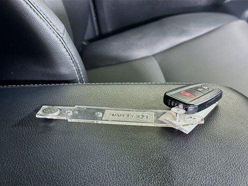 Certified 2024 Toyota 4Runner SR5 Premium image 33