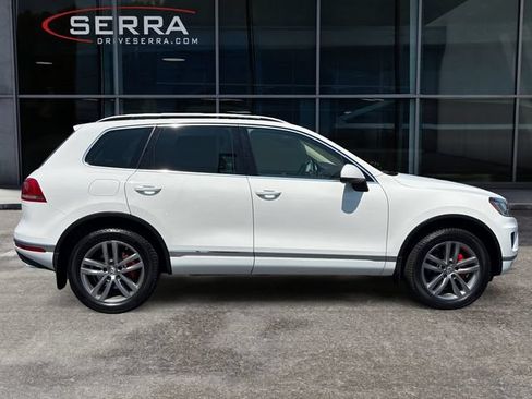 Used 2016 Volkswagen Touareg Sport AWD/4WD image 6