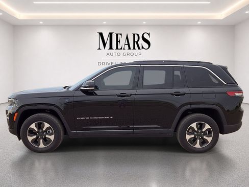 Used 2024 Jeep Grand Cherokee Limited 4xe w/ Luxury Tech Group II AWD/4WD image 2