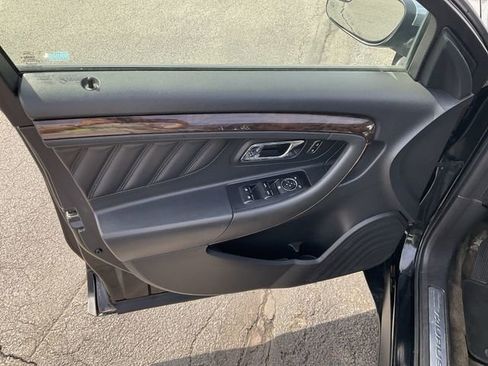 Used 2014 Ford Taurus Limited image 25