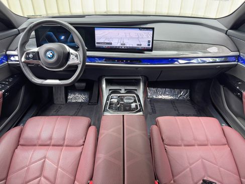 Used 2023 BMW i7 xDrive60 AWD/4WD image 13