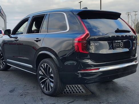 Certified 2025 Volvo XC90 B6 Plus image 4