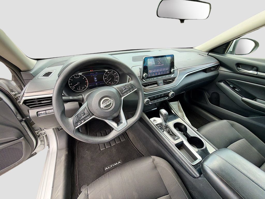 Used 2023 Nissan Altima 2.5 SV FWD image 9