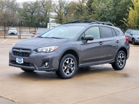 Used 2020 Subaru Crosstrek 2.0i Premium w/ Moonroof Package 2 image 3