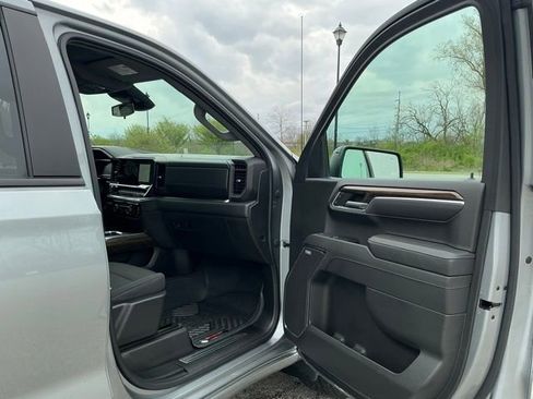 Used 2023 Chevrolet Silverado 1500 RST AWD/4WD image 17