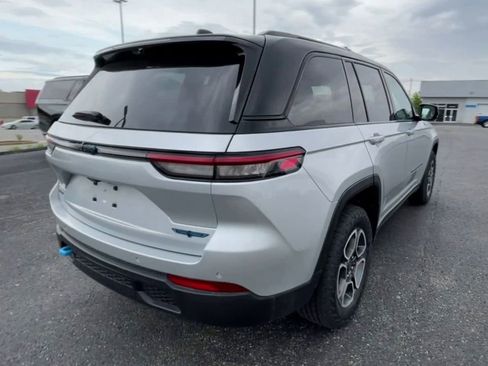 Used 2022 Jeep Grand Cherokee Trailhawk w/ Advanced Protech Group II AWD/4WD image 9