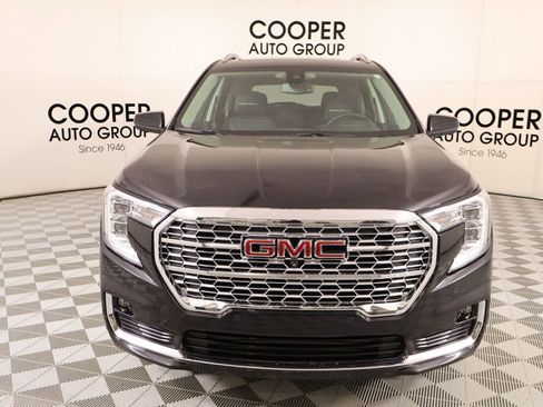 Used 2024 GMC Terrain Denali w/ Denali Premium Package AWD/4WD image 9