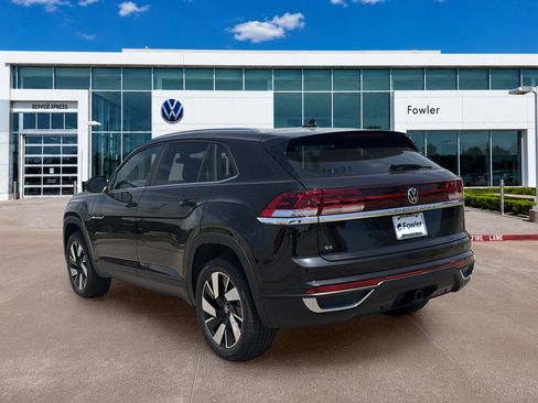 New 2026 Volkswagen Atlas Cross Sport SE FWD image 8