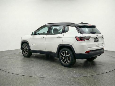 Used 2025 Jeep Compass Trailhawk AWD/4WD image 6