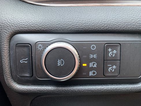 Used 2020 Ford Explorer Limited AWD/4WD image 18