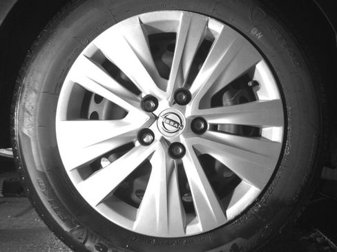 Used 2025 Nissan Sentra S FWD image 15