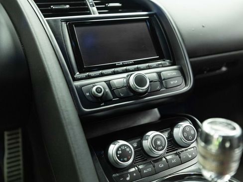 Used 2014 Audi R8 V8 w/ Convenience Package image 15