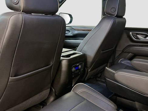 Used 2023 Chevrolet Suburban Premier image 28